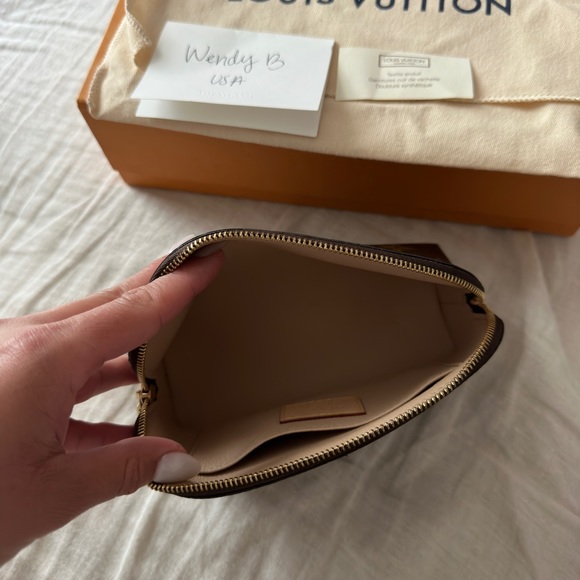 🤎Louis Vuitton Cosmetic Pouch🤎 - Picture 4 of 11